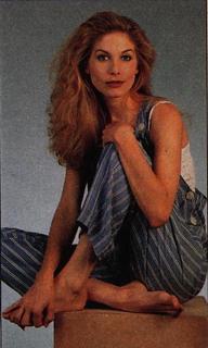 Elizabeth Mitchell feet photo thumbnail