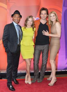 Elizabeth Mitchell feet photo thumbnail