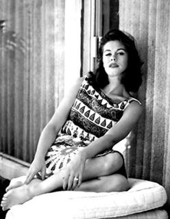Elizabeth Montgomery feet photo thumbnail