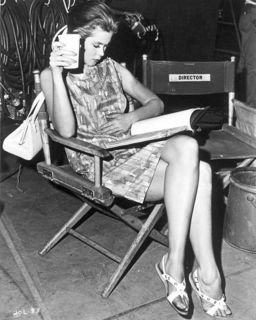 Elizabeth Montgomery feet photo thumbnail
