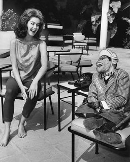 Elizabeth Montgomery feet photo thumbnail