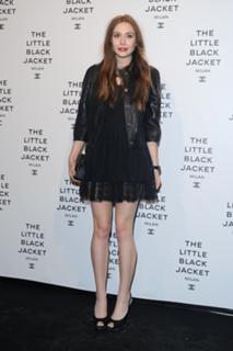 Elizabeth Olsen feet photo thumbnail