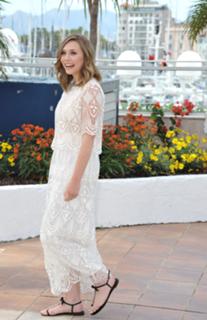 Elizabeth Olsen feet photo thumbnail