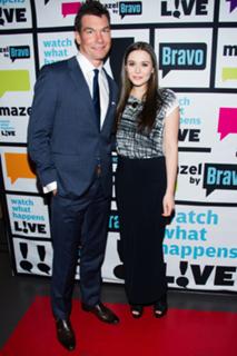 Elizabeth Olsen feet photo thumbnail
