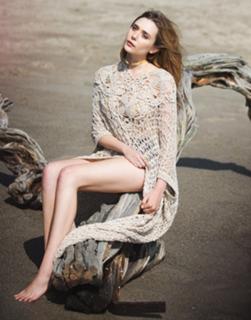 Elizabeth Olsen feet photo thumbnail
