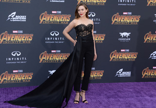 Elizabeth Olsen feet photo thumbnail