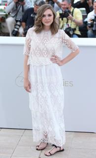 Elizabeth Olsen feet photo thumbnail