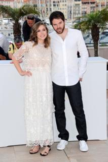 Elizabeth Olsen feet photo thumbnail