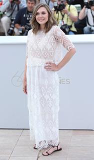 Elizabeth Olsen feet photo thumbnail