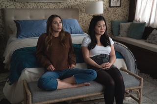 Elizabeth Olsen feet photo thumbnail