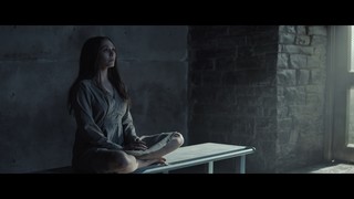 Elizabeth Olsen feet photo thumbnail