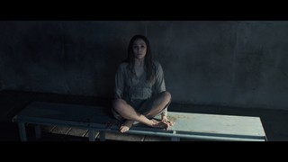 Elizabeth Olsen feet photo thumbnail