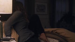 Elizabeth Olsen feet photo thumbnail