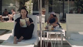 Elizabeth Olsen feet photo thumbnail