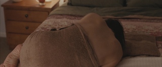 Elizabeth Olsen feet photo thumbnail