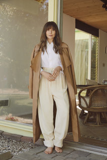 Elizabeth Olsen feet photo thumbnail