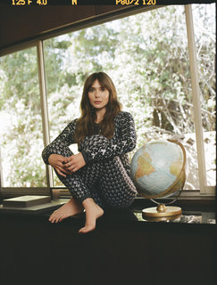 Elizabeth Olsen feet photo thumbnail