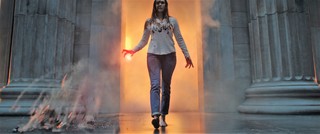Elizabeth Olsen feet photo thumbnail