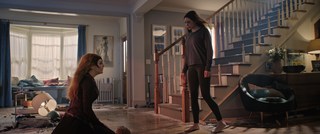 Elizabeth Olsen feet photo thumbnail