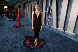 Elizabeth Olsen feet photo thumbnail