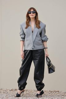 Elizabeth Olsen feet photo 3