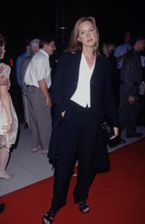 Elizabeth Perkins feet photo thumbnail