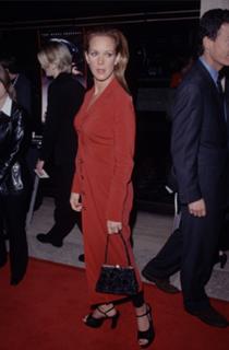 Elizabeth Perkins feet photo thumbnail