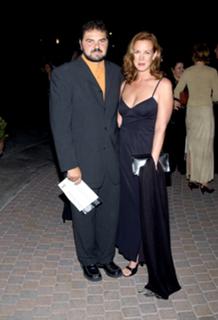 Elizabeth Perkins feet photo thumbnail