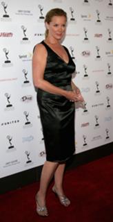 Elizabeth Perkins feet photo thumbnail