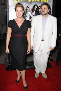 Elizabeth Perkins feet photo thumbnail