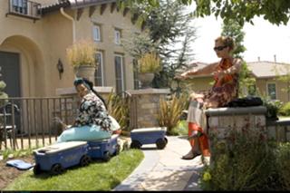 Elizabeth Perkins feet photo thumbnail