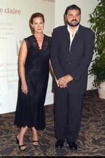 Elizabeth Perkins feet photo thumbnail