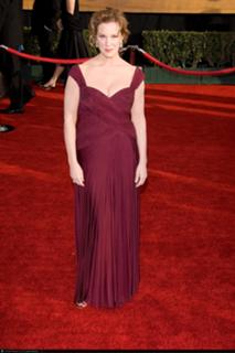 Elizabeth Perkins feet photo thumbnail