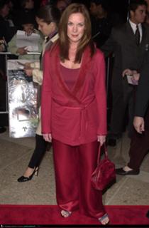 Elizabeth Perkins feet photo thumbnail