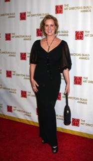 Elizabeth Perkins feet photo thumbnail