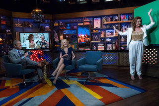 Elizabeth Perkins feet photo thumbnail