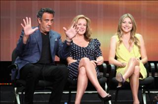 Elizabeth Perkins feet photo thumbnail