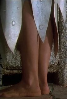 Elizabeth Perkins feet photo 3
