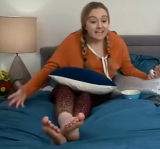 Elizabeth Potthast feet photo 5