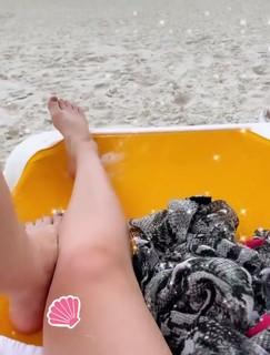 Elizabeth Potthast feet photo 7