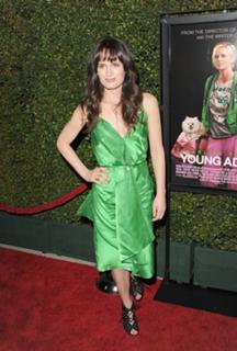 Elizabeth Reaser feet photo thumbnail