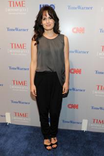 Elizabeth Reaser feet photo thumbnail
