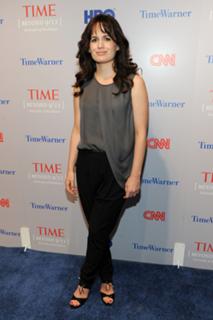 Elizabeth Reaser feet photo thumbnail