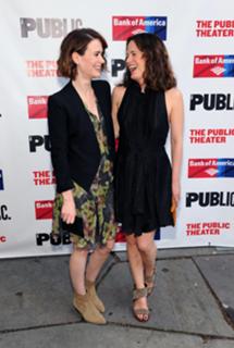 Elizabeth Reaser feet photo thumbnail