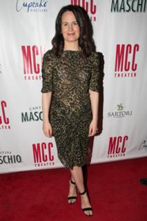 Elizabeth Reaser feet photo thumbnail