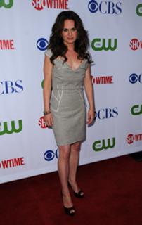 Elizabeth Reaser feet photo thumbnail