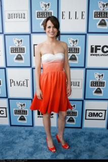Elizabeth Reaser feet photo thumbnail