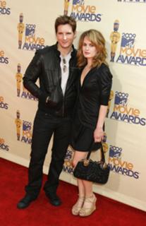 Elizabeth Reaser feet photo thumbnail