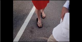 Elizabeth Reaser feet photo thumbnail