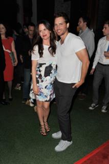 Elizabeth Reaser feet photo thumbnail